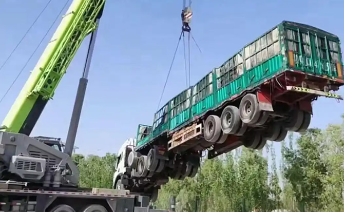 新巴尔虎左旗道路脱困救援案例